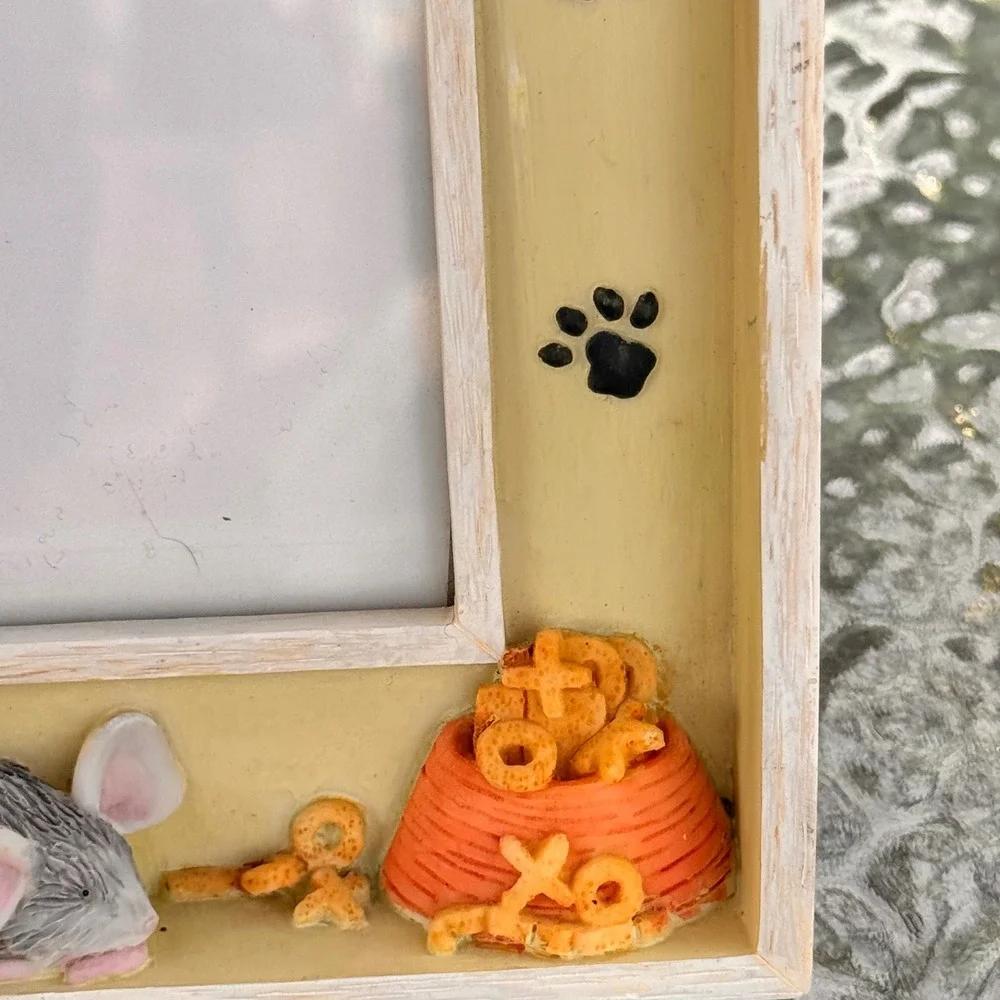 VTG 3D Cute Cat Paw‎ Print Mouse Yarn Picture 3x5  Frame Whimsical Decor